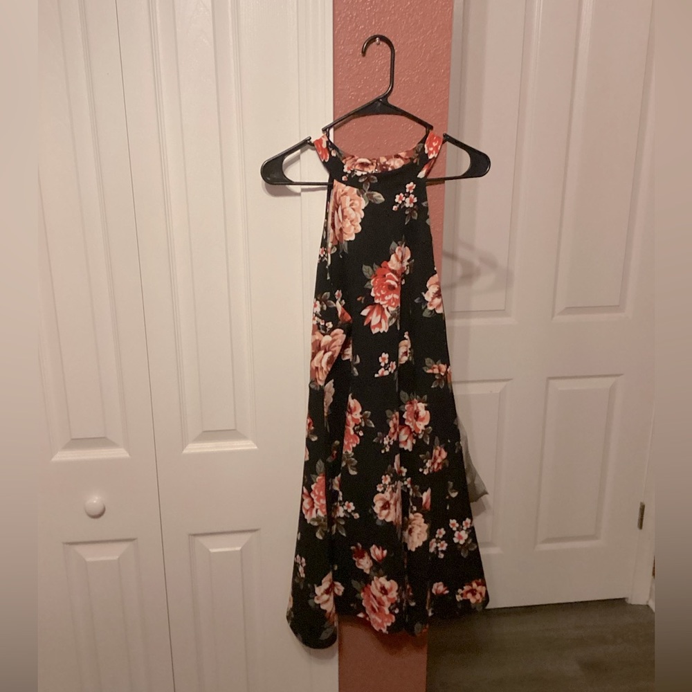 Floral Sleeveless Dress. Size XL